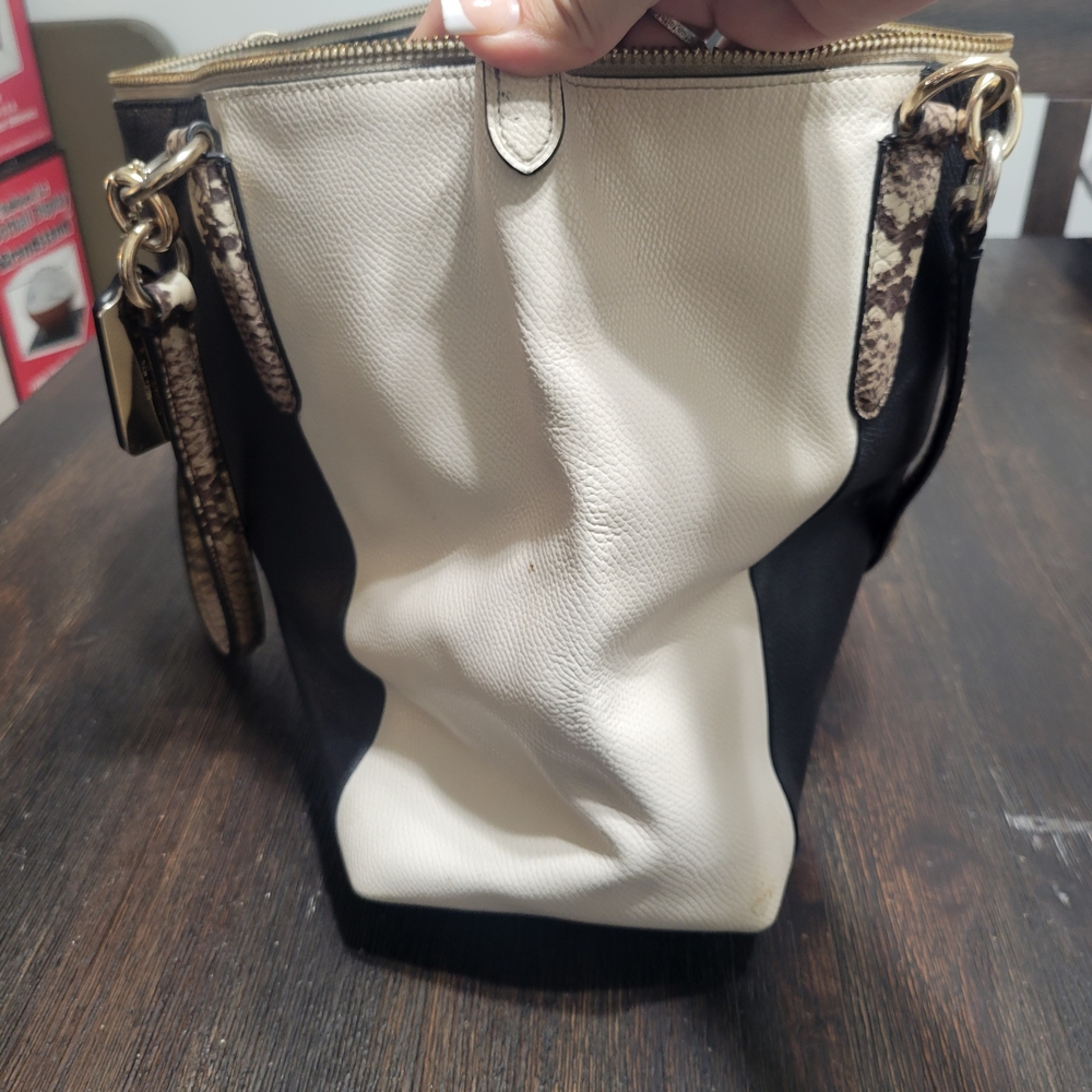 Coach Black and Cream Shoulder Bag with Snakeskin Accents - Picture 3 of 10